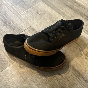 Lugz Black Canvas Gum Sole
Size 10 Skate Casual Minimalist